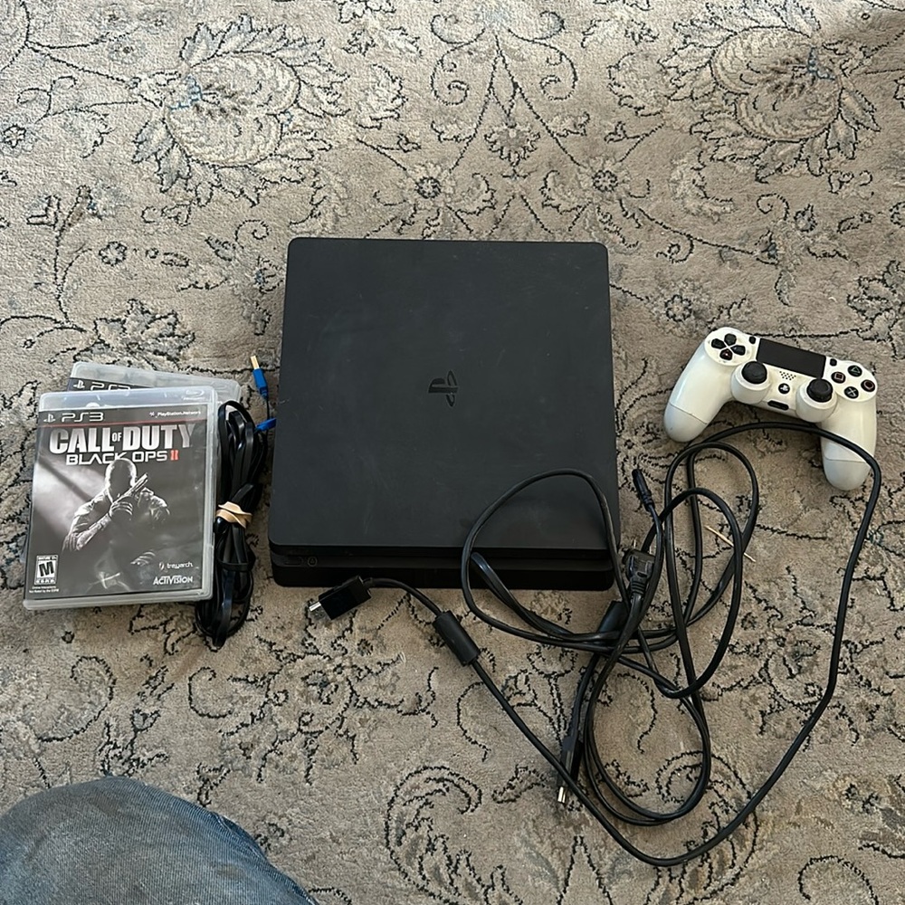Sony PlayStation 4